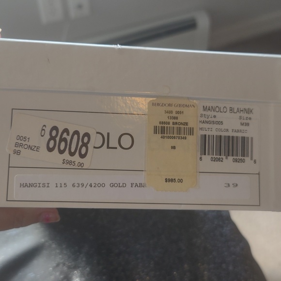 Manolo Blahnnik's Gold/Bronze heels - Picture 13 of 13